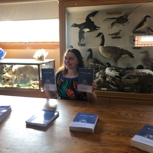 Meet your Posher, Cassidy - Picture 1 of 1